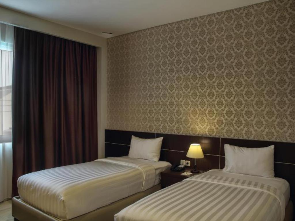 Asoka Luxury Hotel Бандар-Лампунг Экстерьер фото