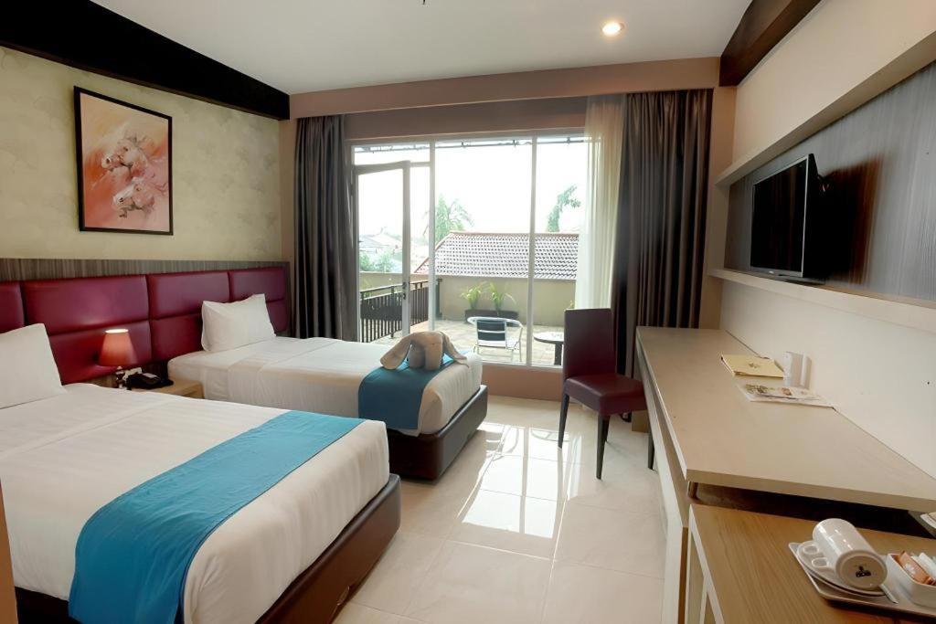 Asoka Luxury Hotel Бандар-Лампунг Экстерьер фото