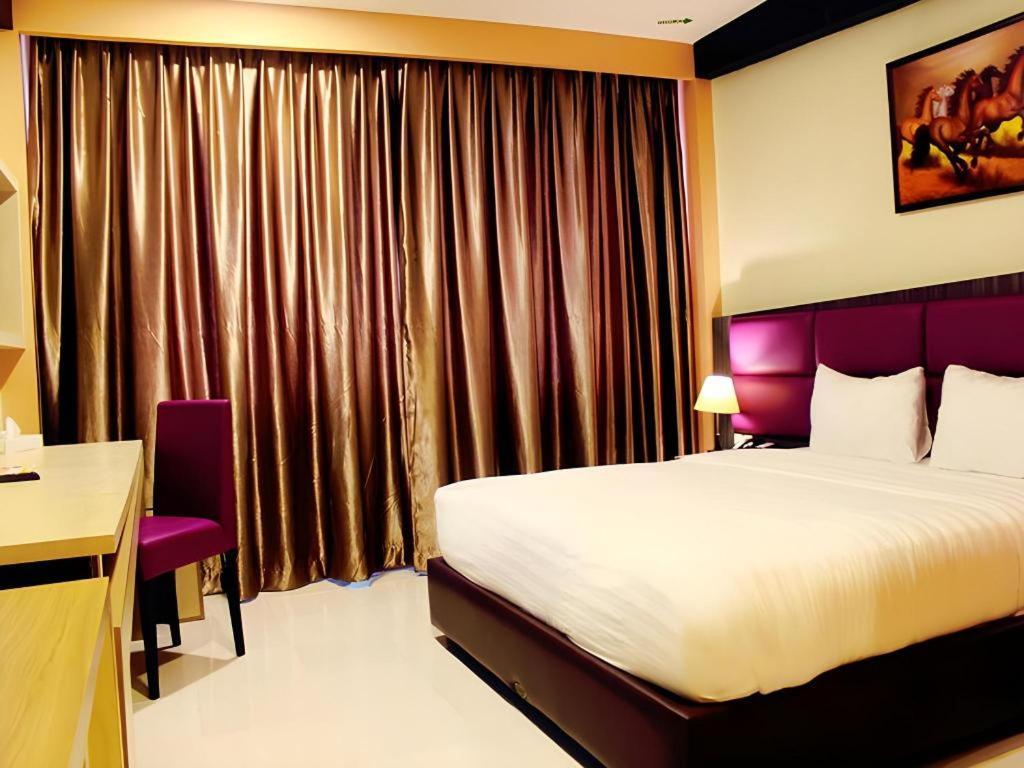 Asoka Luxury Hotel Бандар-Лампунг Экстерьер фото